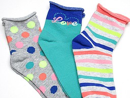 Short kid's socks with three different prints Short kid's socks with three different prints