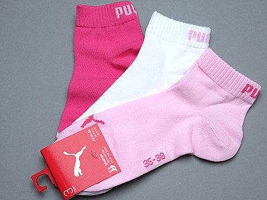 Ladies Puma quarter socks in white and pink