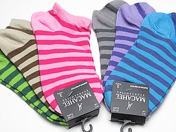 Sneaker socks for ladies with colored stripes