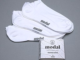 Low cut sneaker socks in white with modal