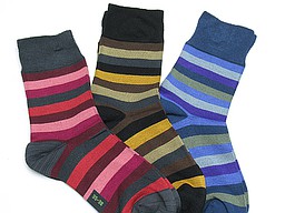 Striped bamboo socks with flat seam for ladies