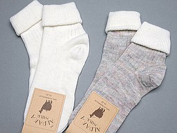 Women's socks with alpaca wool in ivory and beige