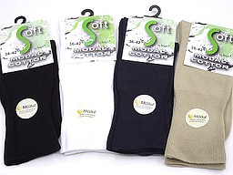 Plain women's sock with modal and flat seam