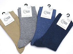 Somewhat thicker women's socks in various solid colors Somewhat thicker women's socks in various solid colors